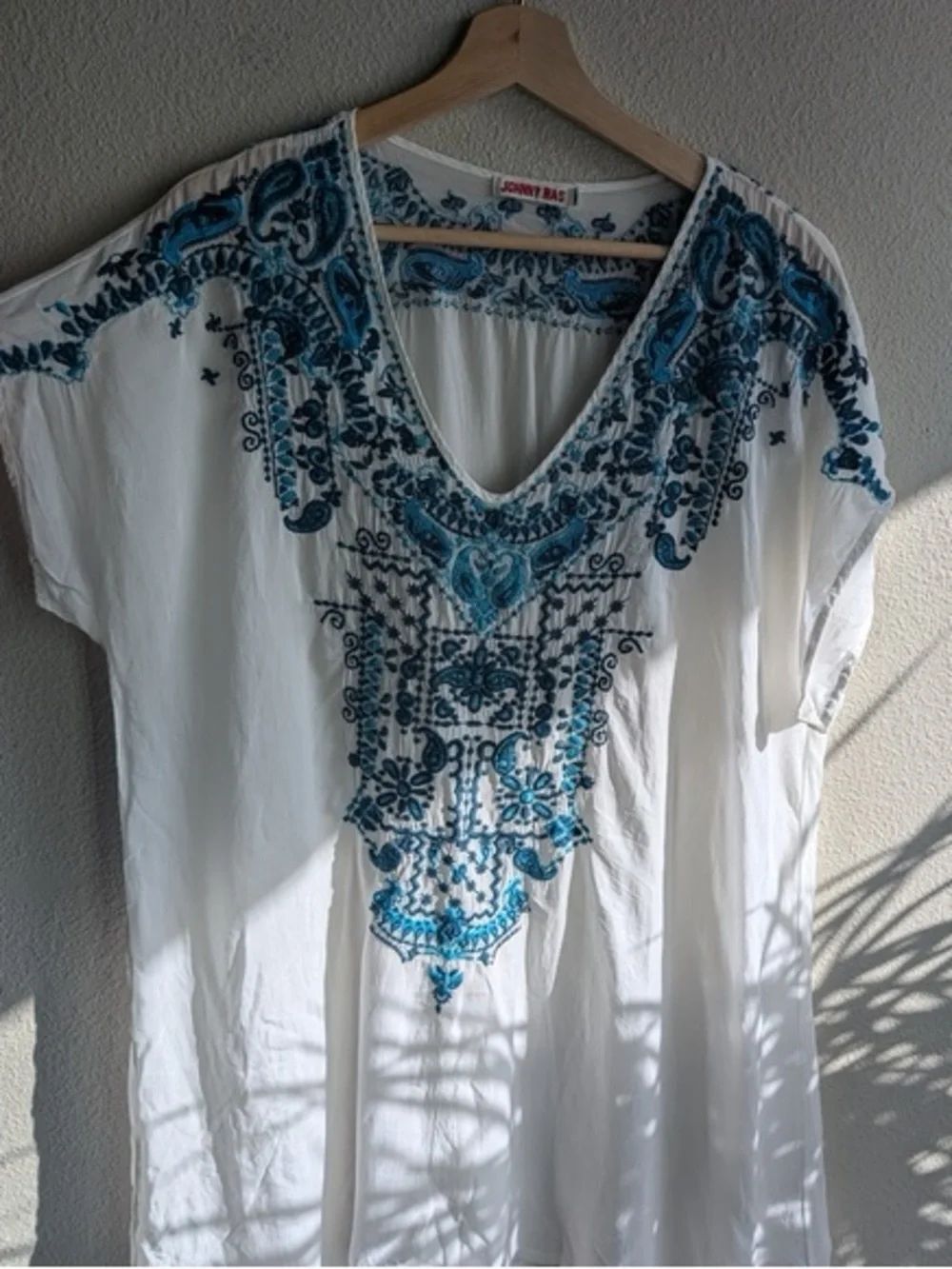 Johnny Was White silk Tunic with Teal Embroidered boho detail